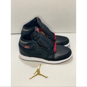 Air Jordan 1 High Wmns sz 8 Black Satin  Red